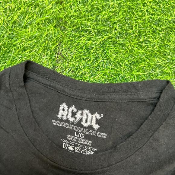 AC/DC Cropped Graphic Tee - Picture 3 of 4